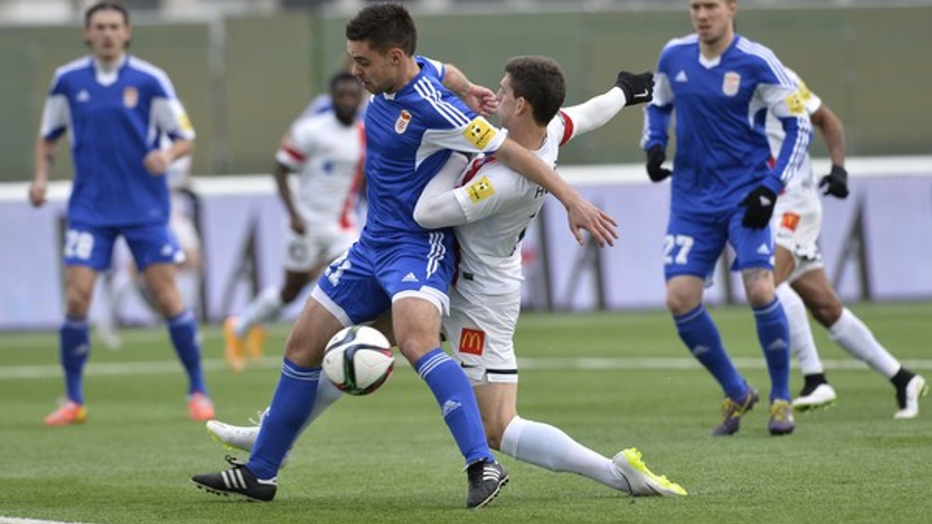 V Trenčíne sa prekvapenie nekonalo, domáci AS zaslúžene zvíťazil.