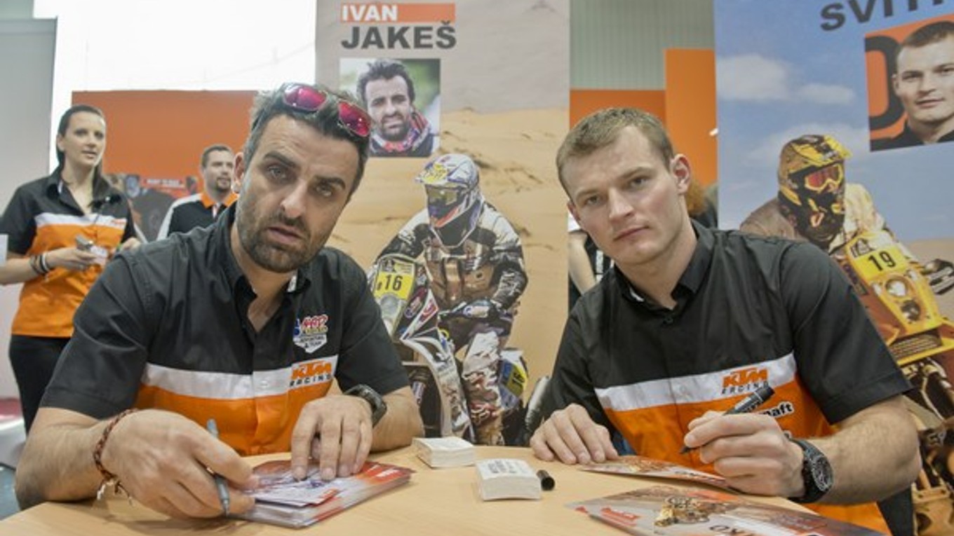 Štefan Svitko a Ivan Jakeš (vľavo).
