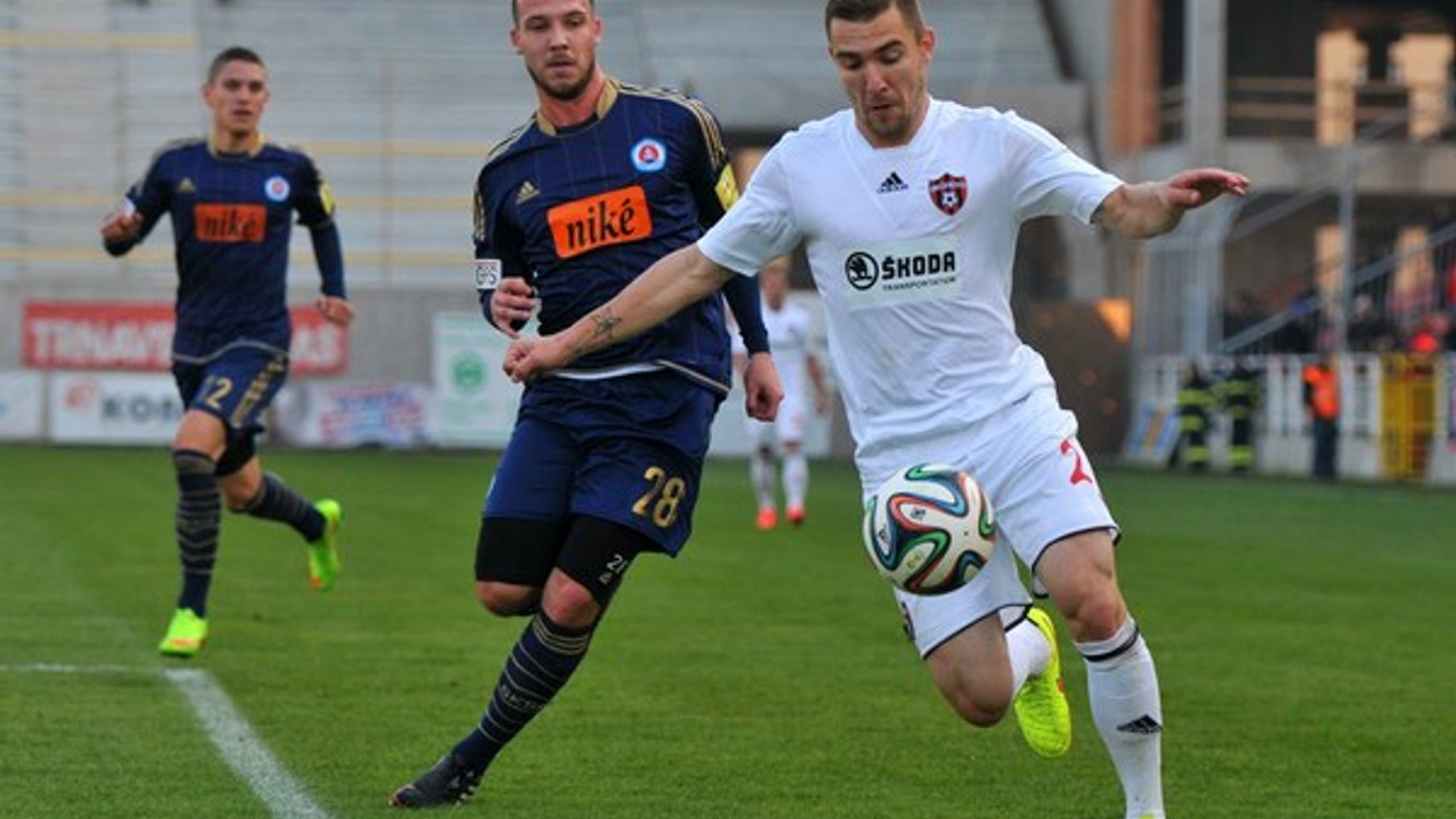 Erik Jendrišek (vpravo) v drese Trnavy.