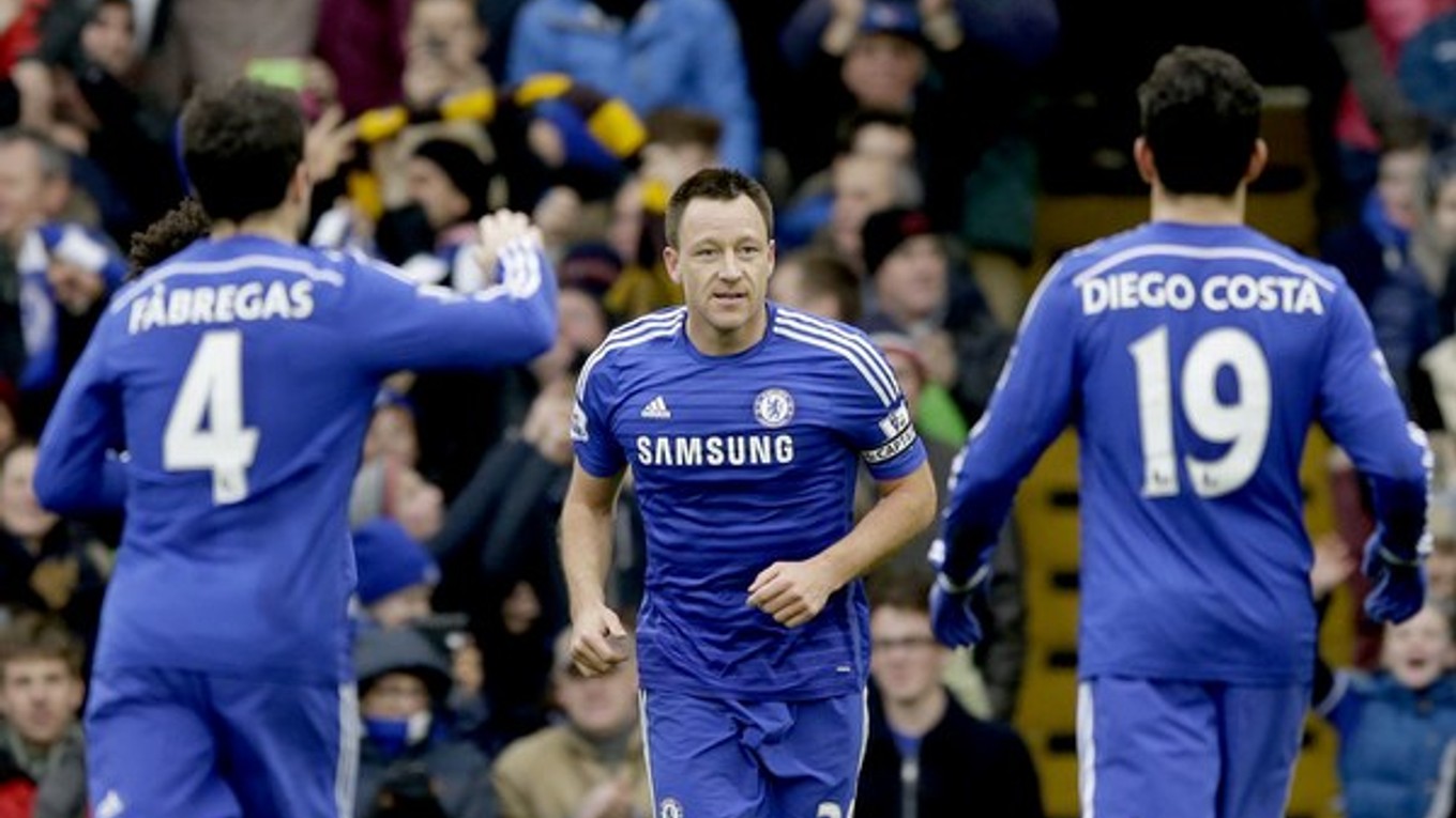 John Terry (uprostred).