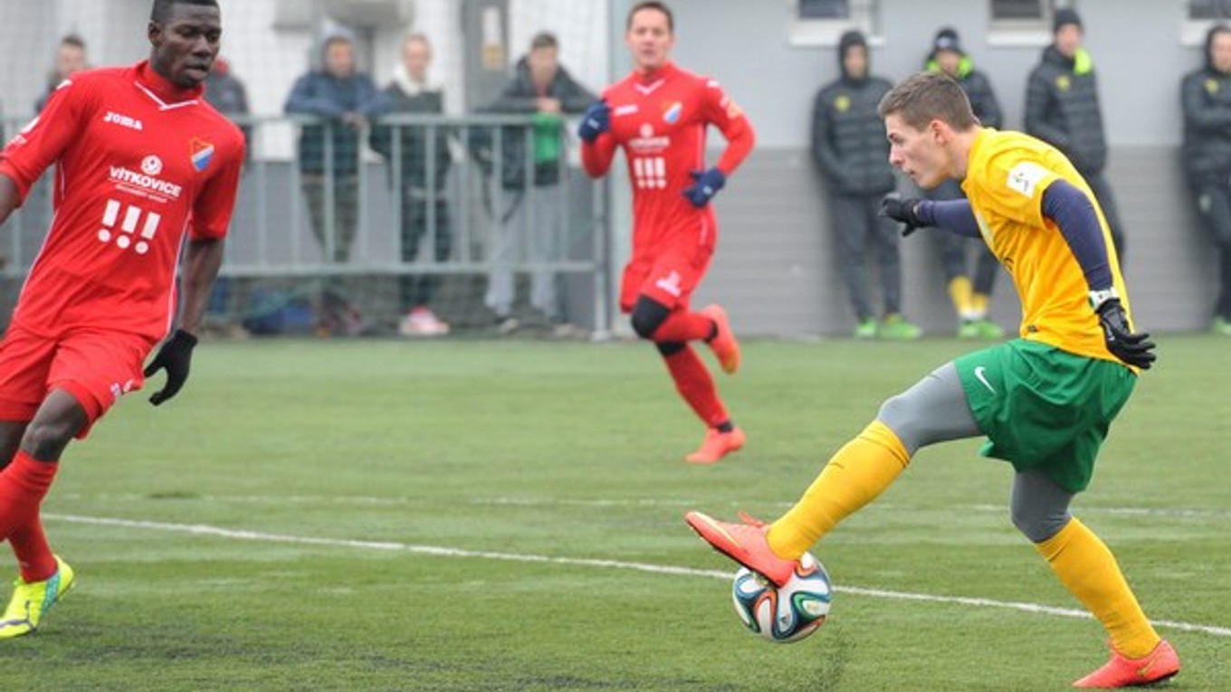 Žilina 28. januára zdolala v príprave Ostravu 2:0. Na snímke nová posila MŠK Žilina Nikolas Špalek (vpravo).
