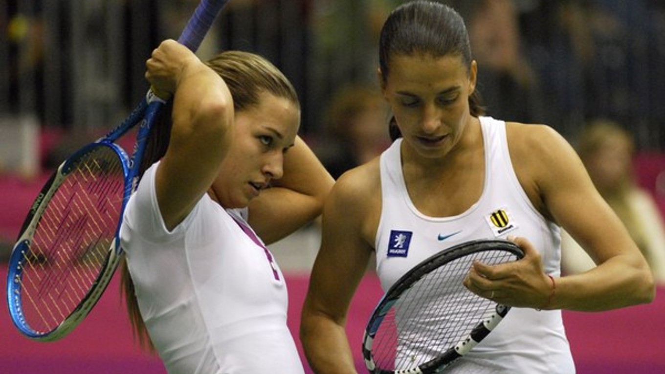 Janette Husárová (vpravo) si v Pohári federácie zahrala štvorhru aj s Dominikou Cibulkovou.