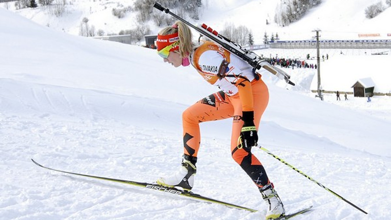 Paulína Fialková počas pretekov s hromadným štartom žien na 12,5 km v biatlone na 27. Svetovej zimnej univerziáde 31. januára v Osrblí.