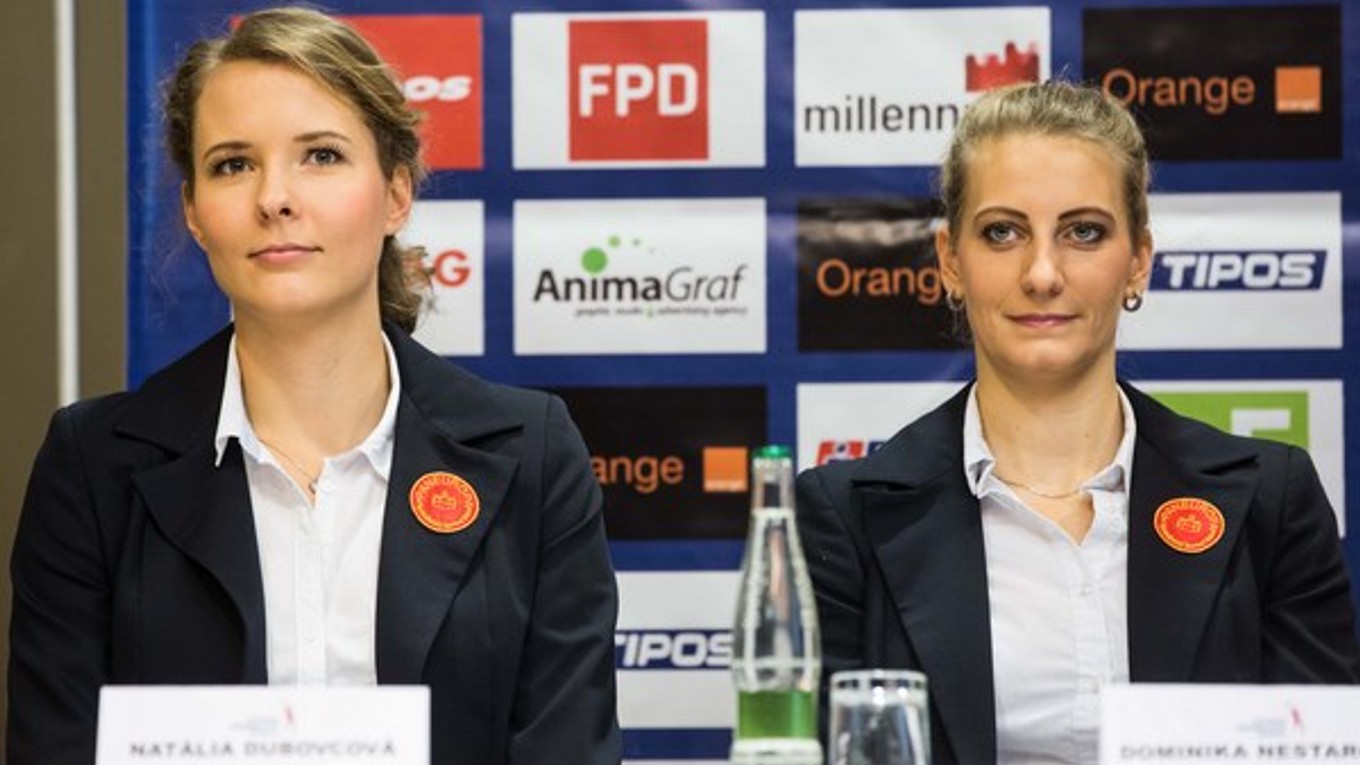 Zľava: Natália Dubovcová a Dominika Nestarcová.
