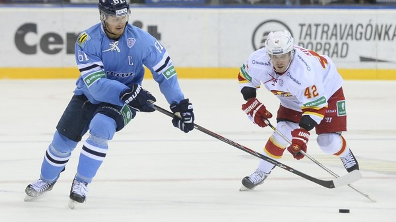 Milan Bartovič vľavo.