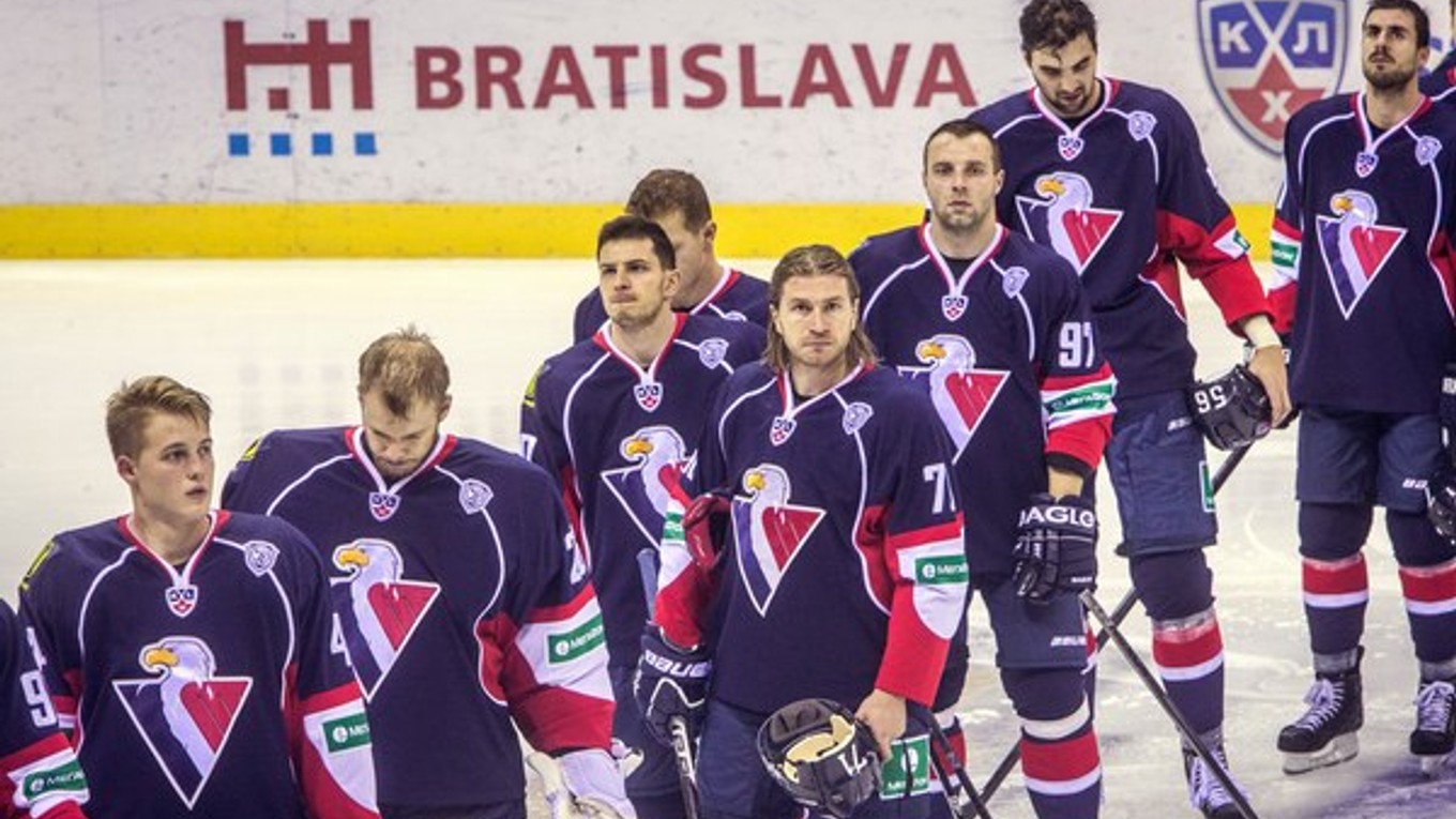 Hokejisti Slovana zrejme budúcu sezónu nezačnú už v KHL.