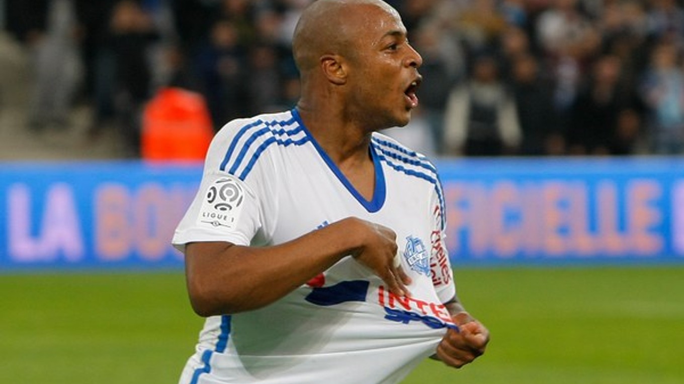 Andre Ayew z Ghany v drese Marseille sa teší z gólu.