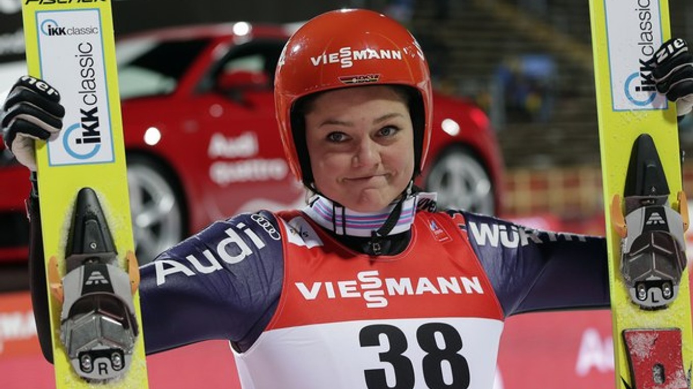 Nemka Carina Vogtová sa teší zo zisku zlatej medaily.