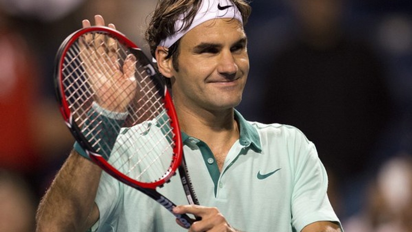 Roger Federer (na snímke) si spolu s Lleytonom Hewittom ako prvý zahrá tenis podľa nových pravidiel.