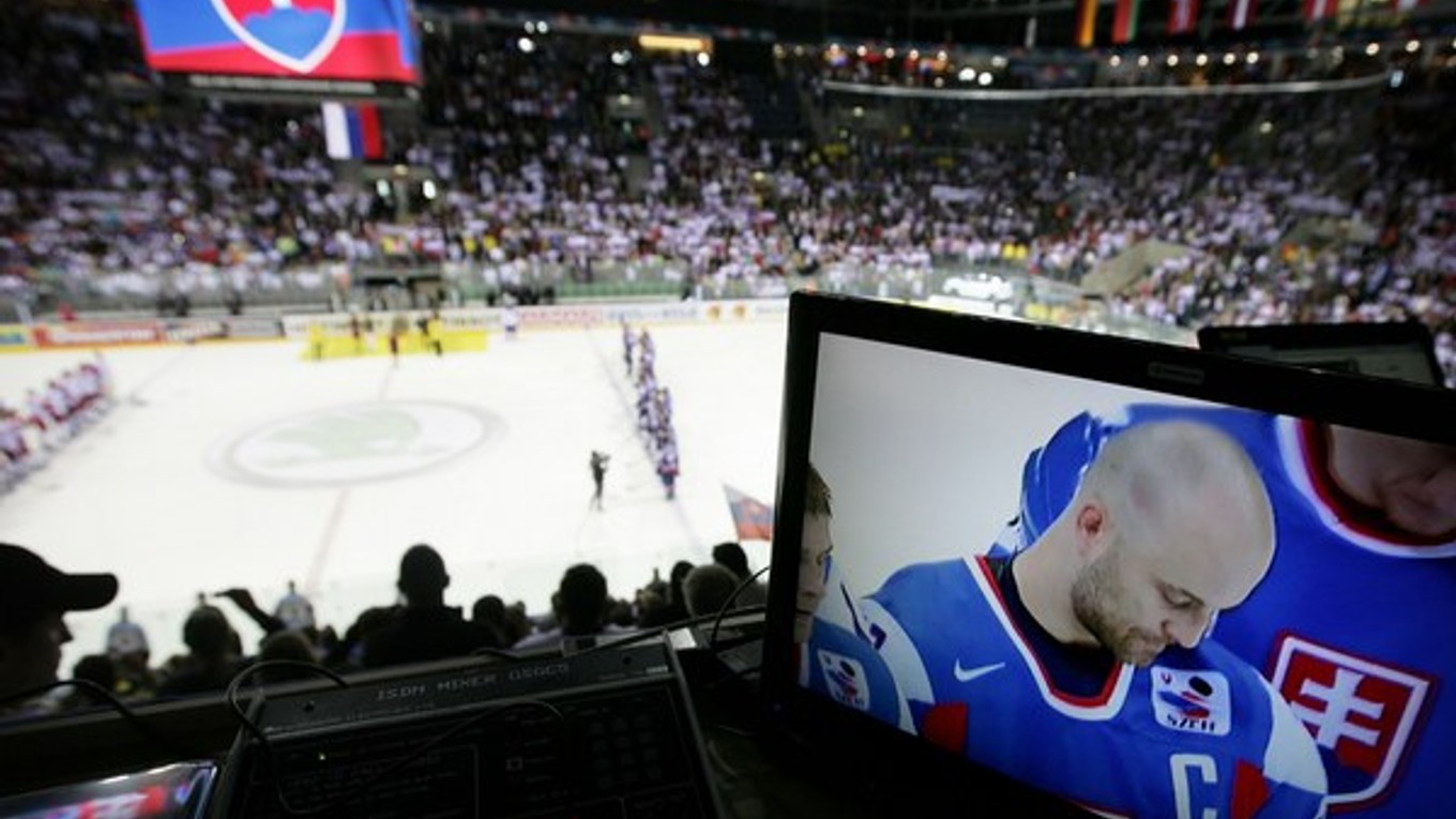 Pavol Demitra počas rozlúčky so slovenskou reprezentáciou na MS v Bratislave 2011.