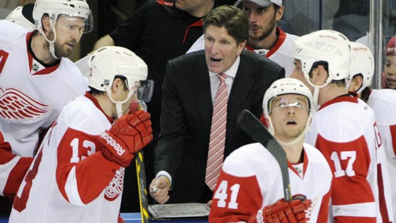 Tréner Detroitu Red Wings Mike Babcock.