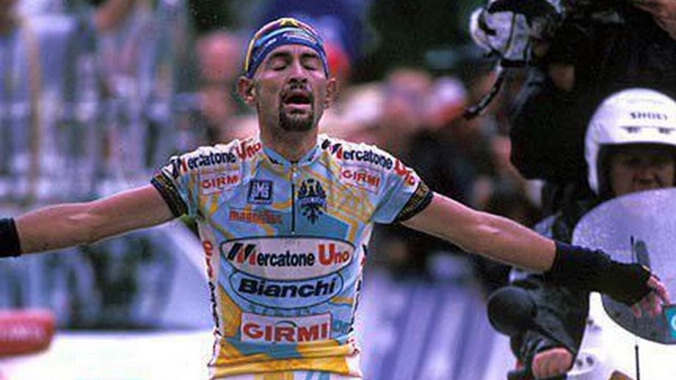 Marco Pantani bol slávny cyklista.