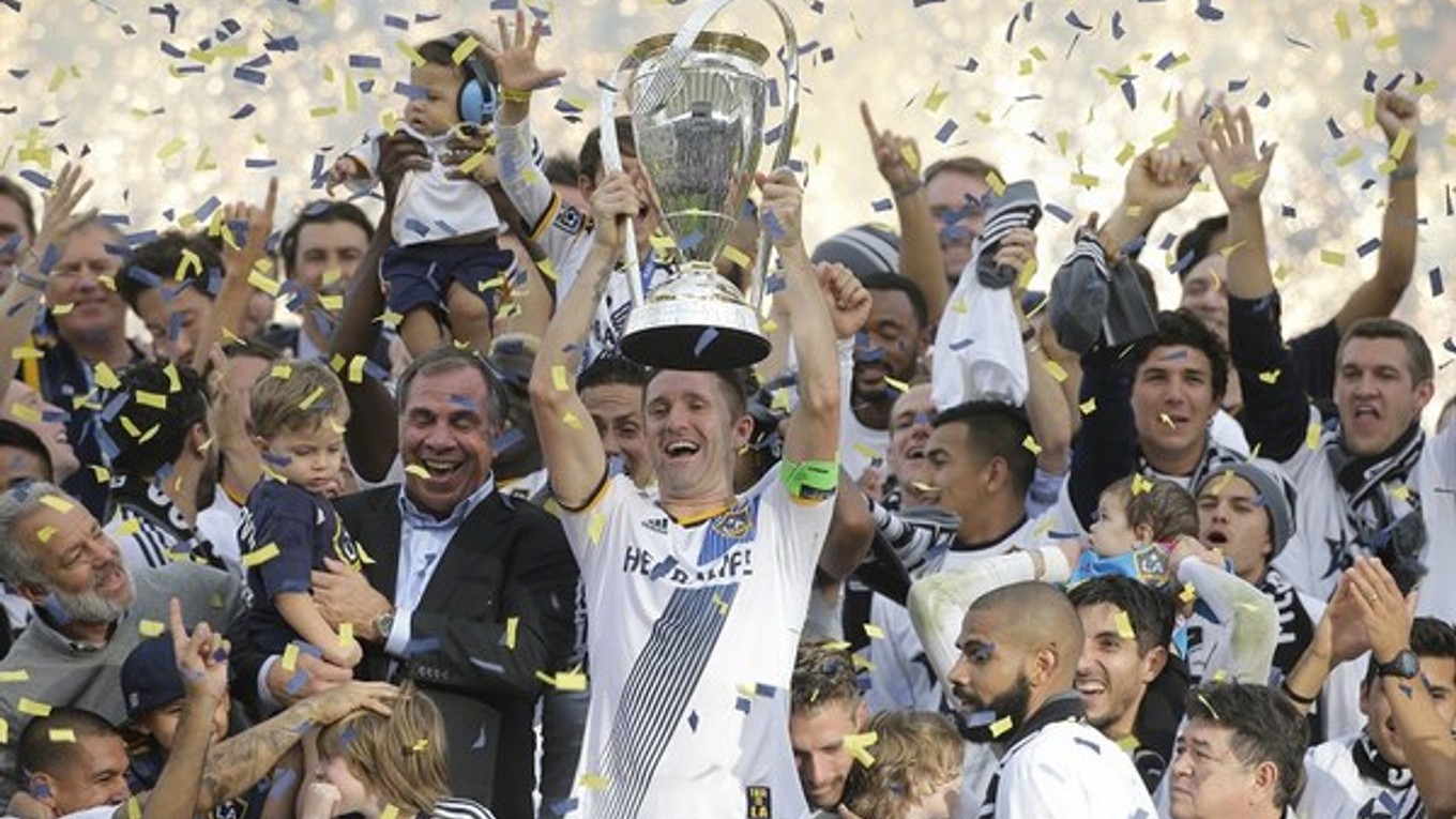 Futbalisti LA Galaxy sa tešia z titulu.