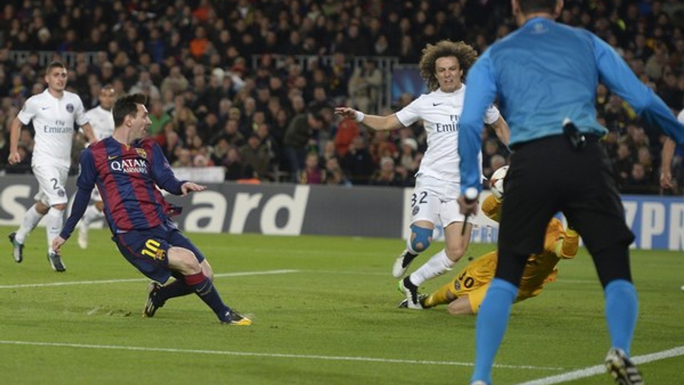 Lionel Messi (vľavo) strieľa gól na 1:1.