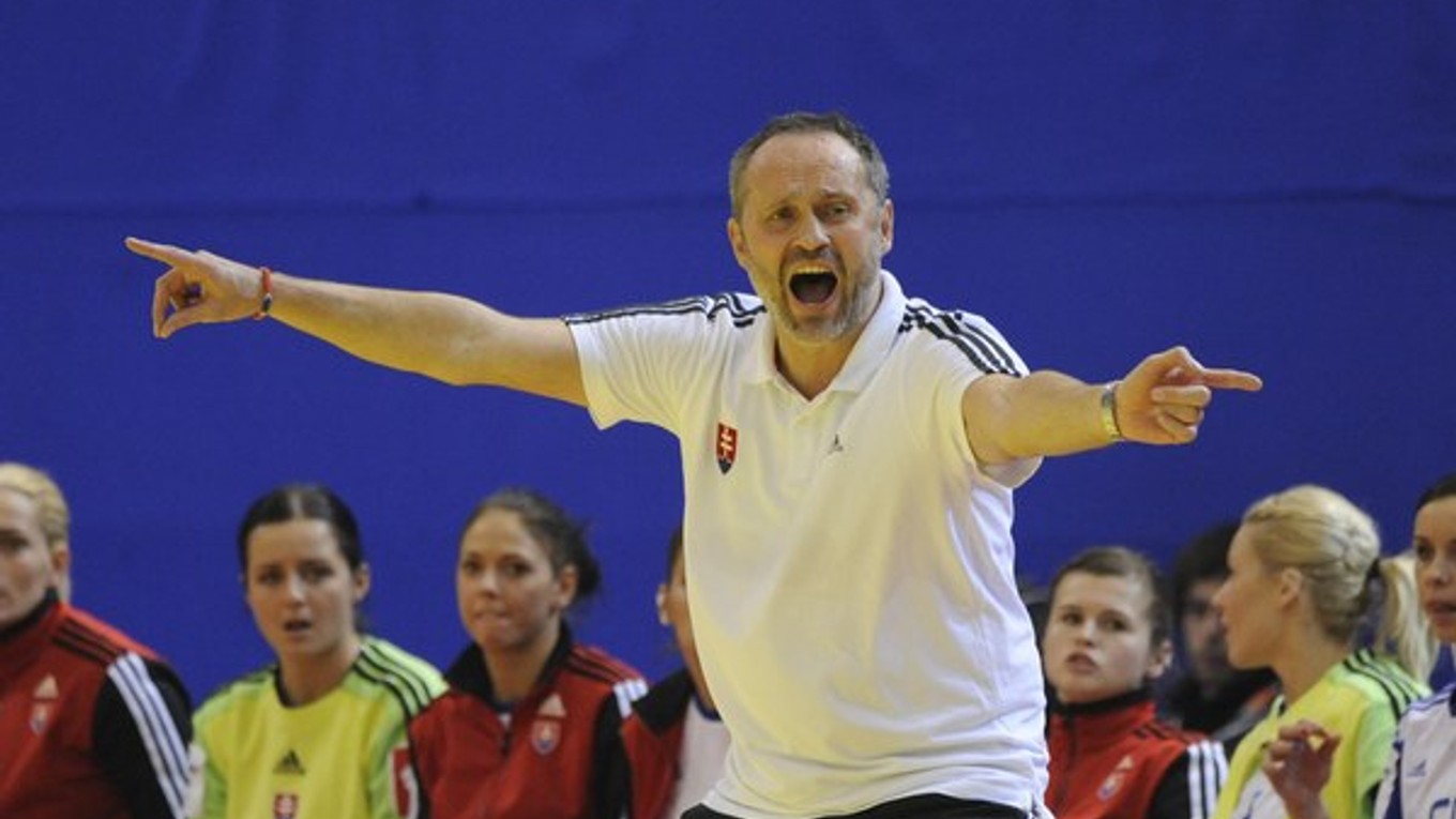 Tréner Dušan Poloz dostal slovenské hádzanárky na európsky šampionát po dvadsiatich rokov. A na ňom vyradil vicemajsterky sveta.