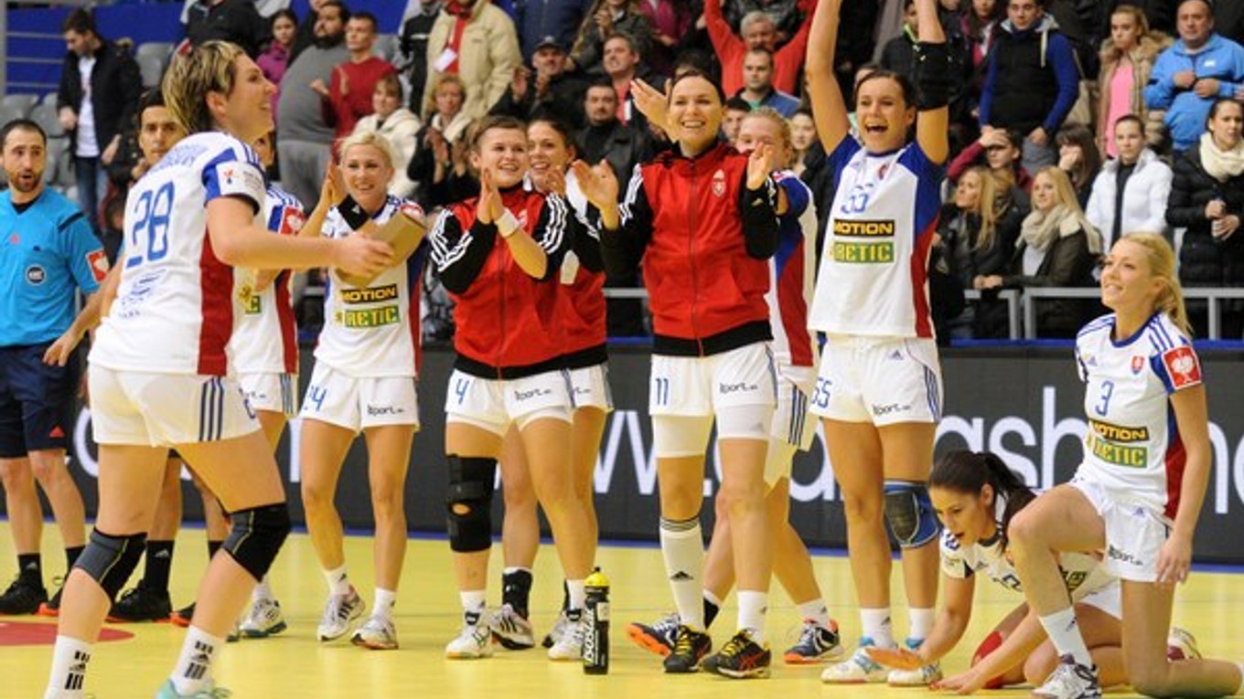 Slovenské hádzanárky vďaka víťazstvu nad Srbskom odohrajú na šampionáte ešte minimálne tri zápasy.