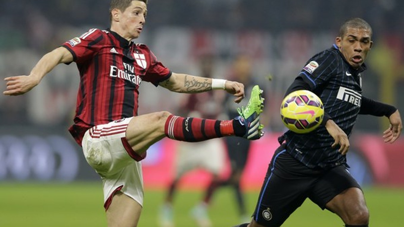 Fernando Torres (vľavo) je momentálne hráčom AC Miláno.
