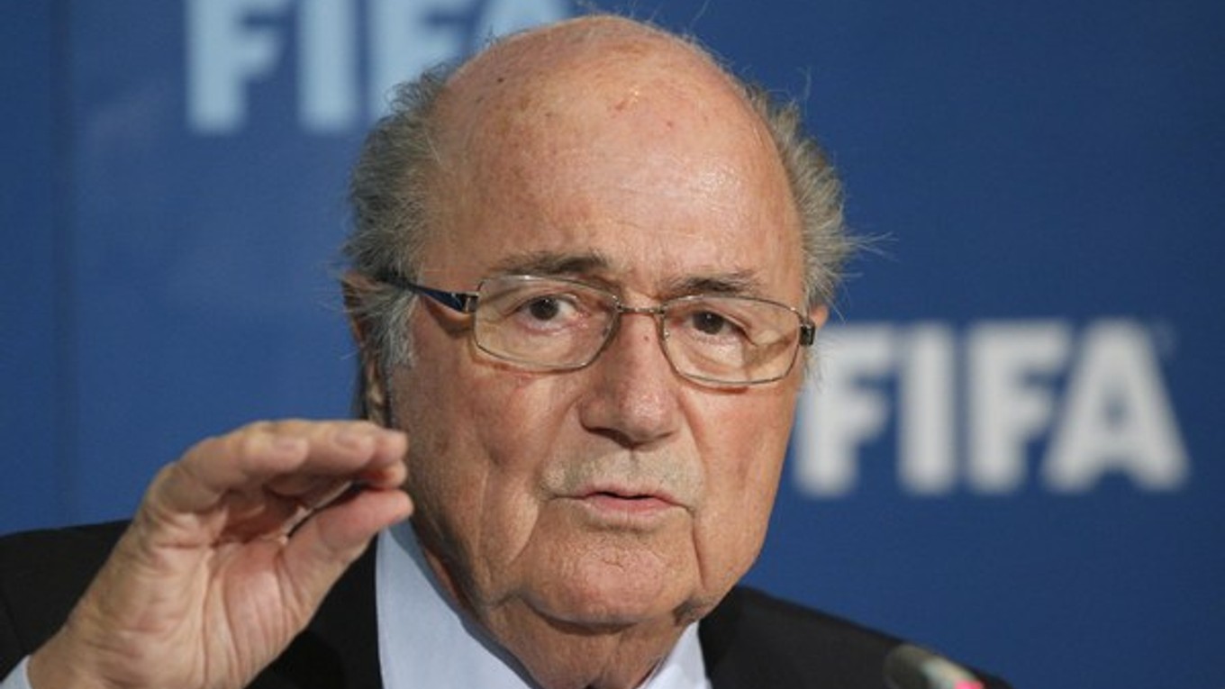 Sepp Blatter je prezidentom FIFA štvrté funkčné obdobie. A kandidovať bude znovu.