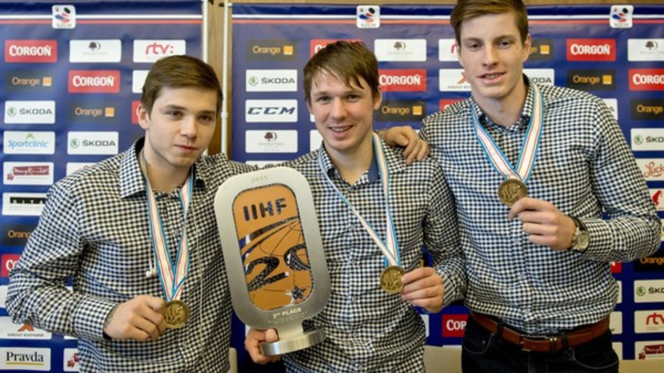 Slováci s bronzovými medailami sú už doma.