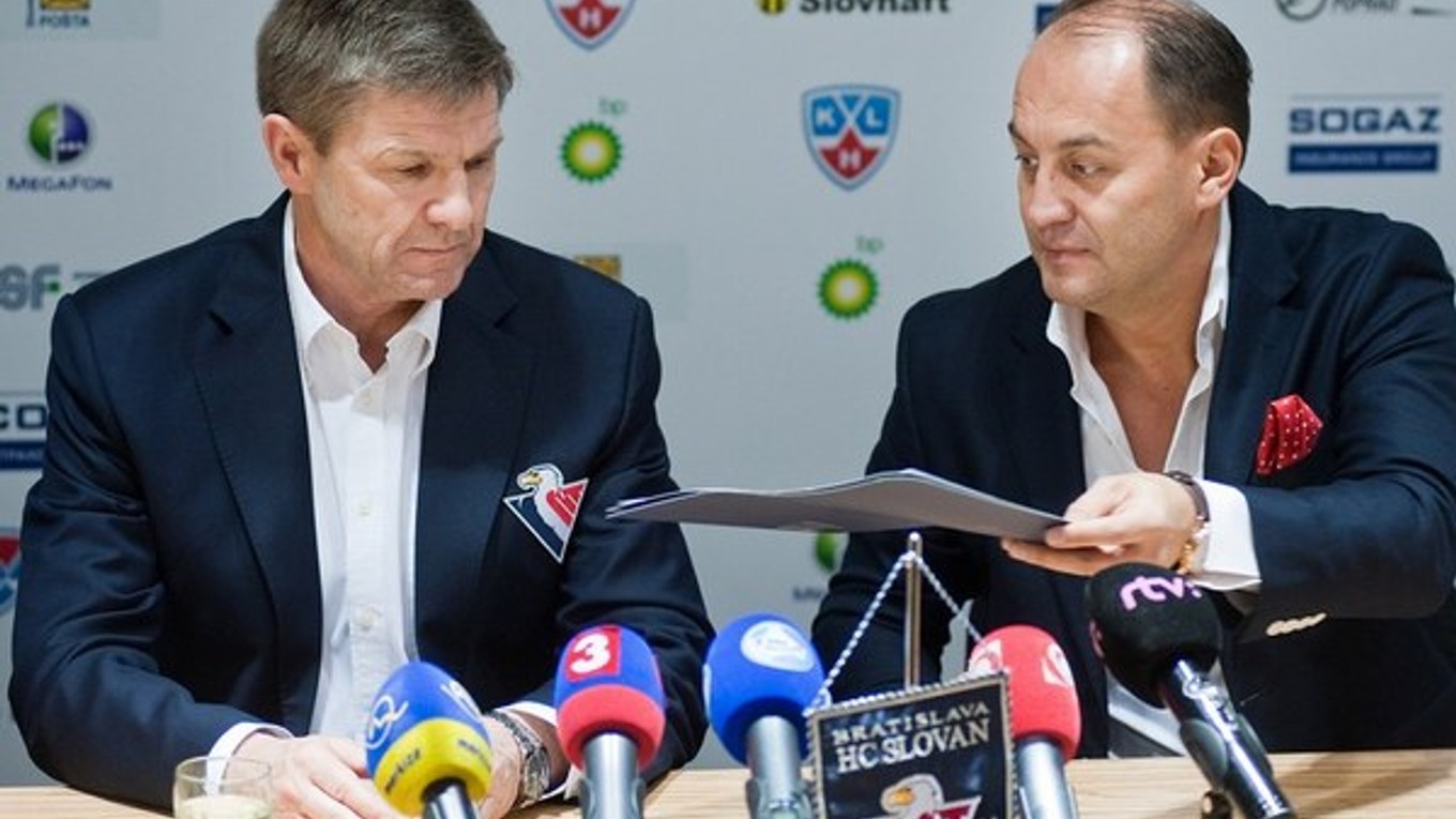 Rostislav Čada (vľavo) a generálny manažér Slovana Maroš Krajči.