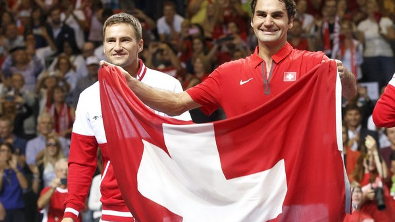 Roger Federer (vpravo).