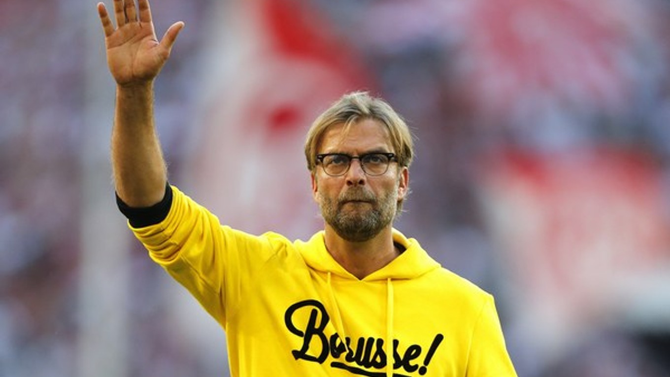 Jürgen Klopp zdraví fanúšikov Dortmundu po piatej prehre v 8 zápasoch v Kolíne.