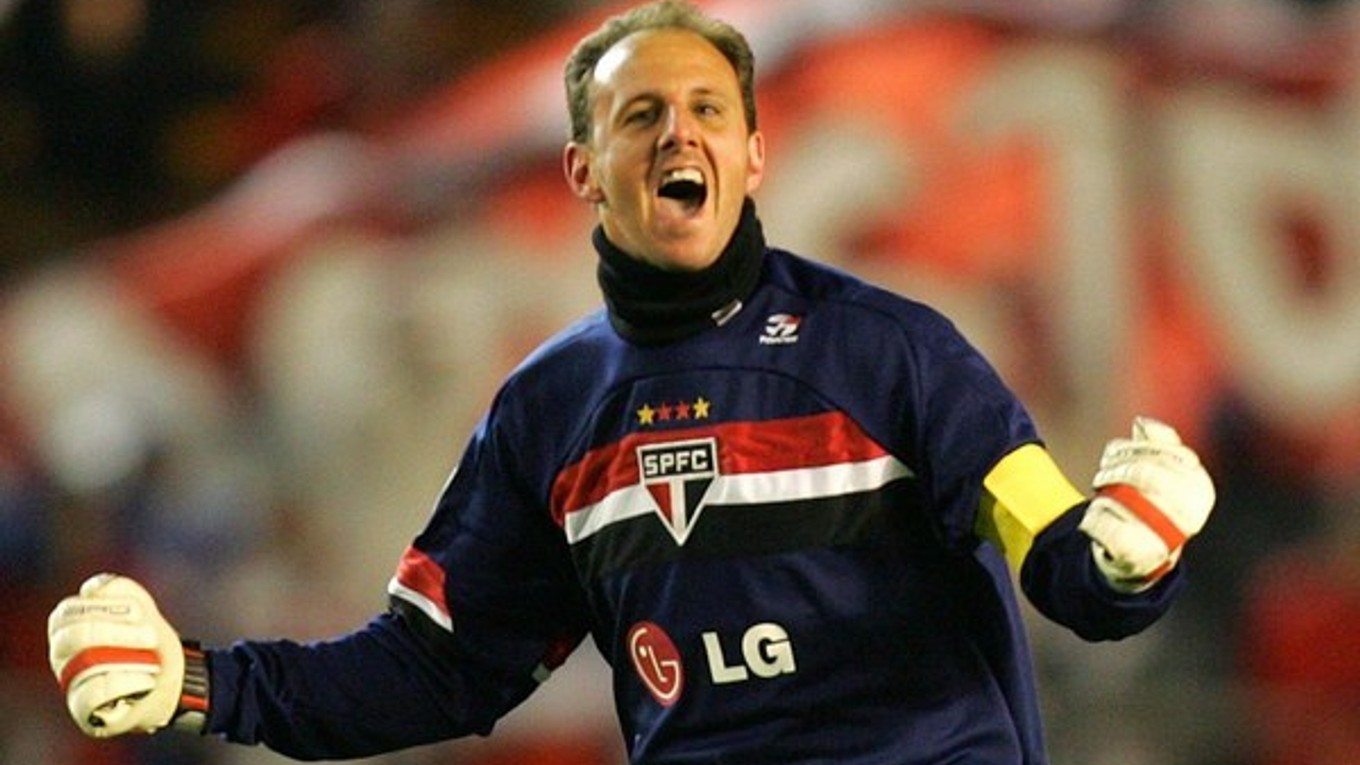 Brankár - kanonier Rogério Ceni.