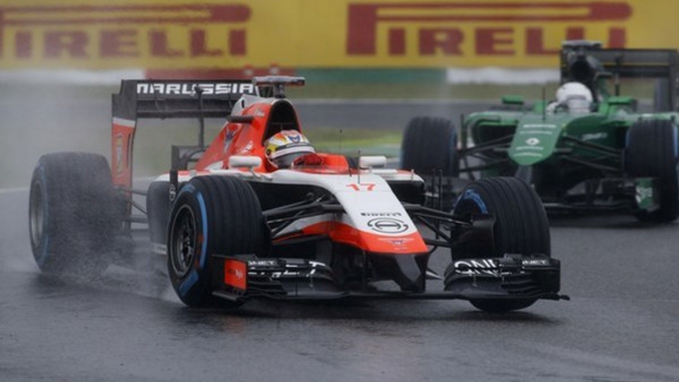 Jules Bianchi jazdí vo formule 1 druhú sezónu v tíme Marussia. Po nehode na Veľkej cene Japonska je v nemocnici v kritickom stave.