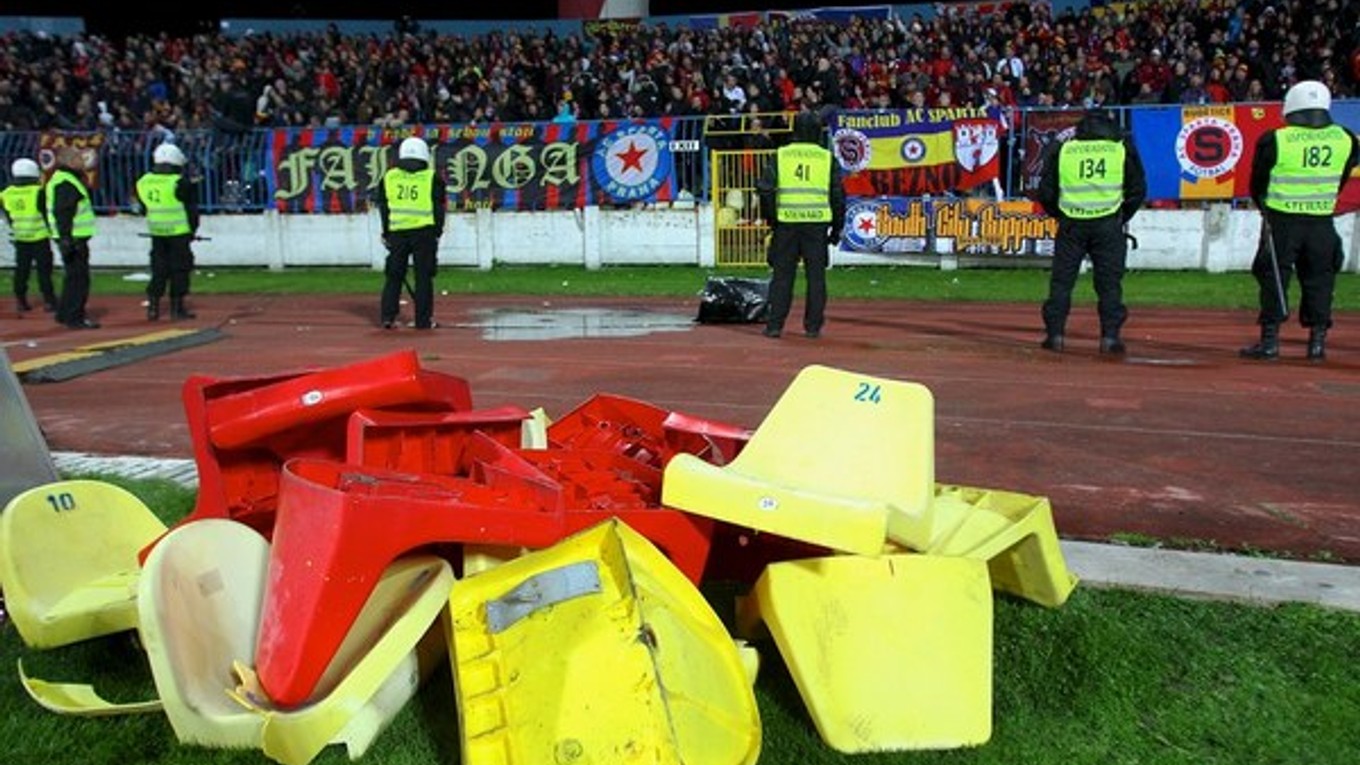 Zápas Slovan - Sparta poznačili výtržnosti.