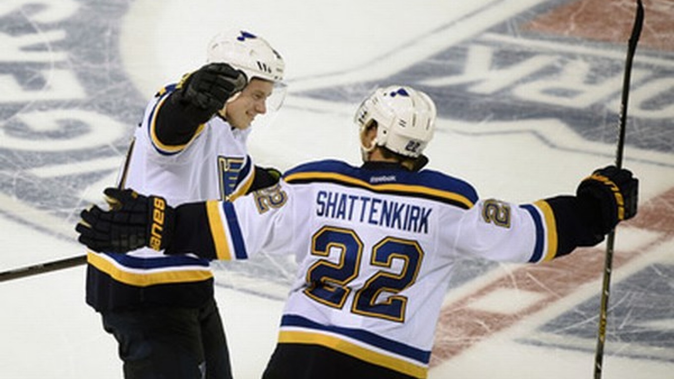 Tarasenko (vľavo)dal gól a premenil aj rozhodujúci nájazd.