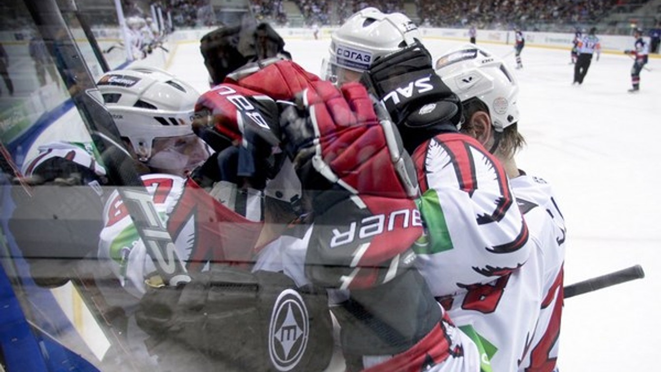 V utorok boli na programe ďalšie zápasy KHL.