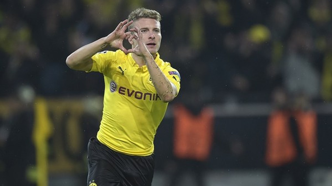Ciro Immobile oslavuje tretí utorkový gól Dortmundu.