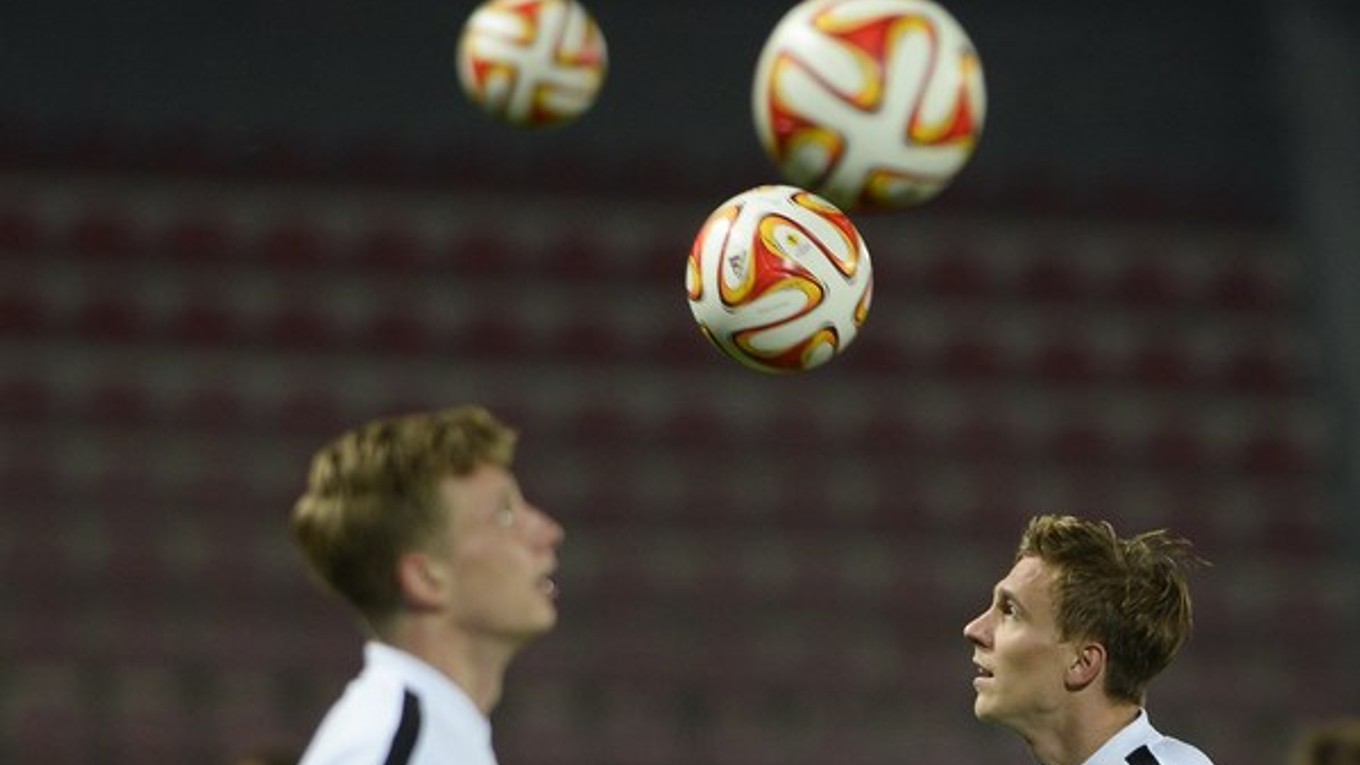 Bořek Dočkal (vpravo) počas tréningu Sparty 5. novembra.