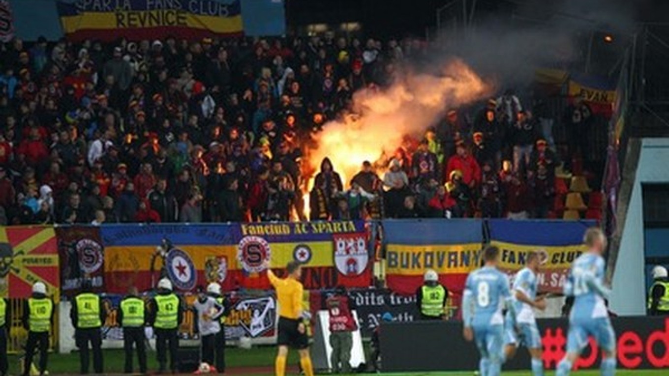 Posledný zápas Slovana so Spartou bol v tieni výtržností v hľadisku.