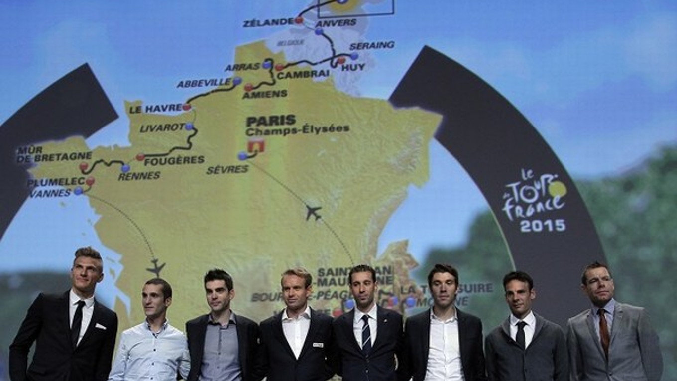Cyklistické hviezdy pri predstavení ďalšieho ročníka Tour de France.