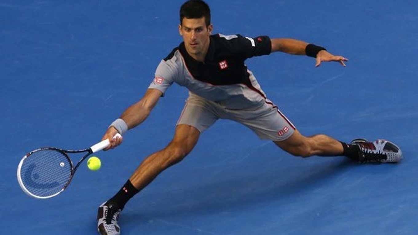Novak Djokovič si v Londýne zahrá finále.