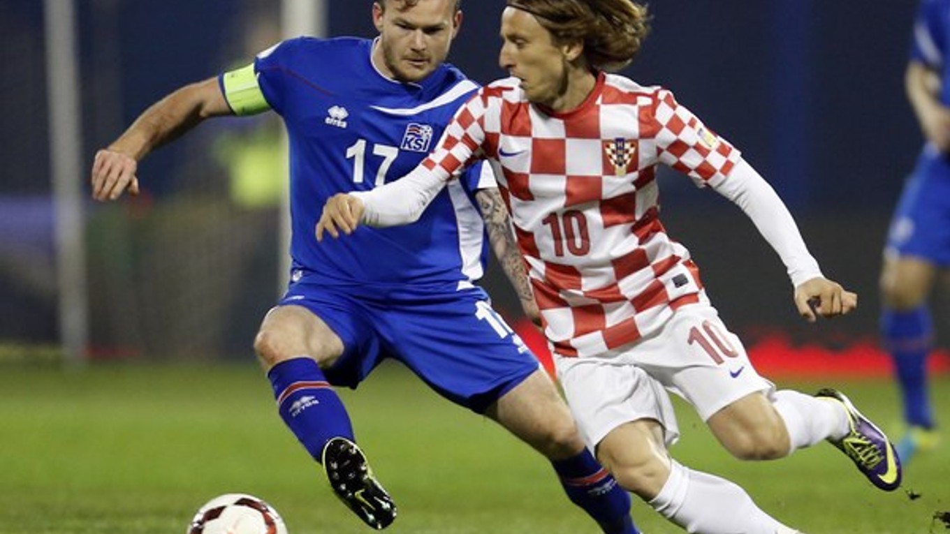 Luka Modrič (vpravo).