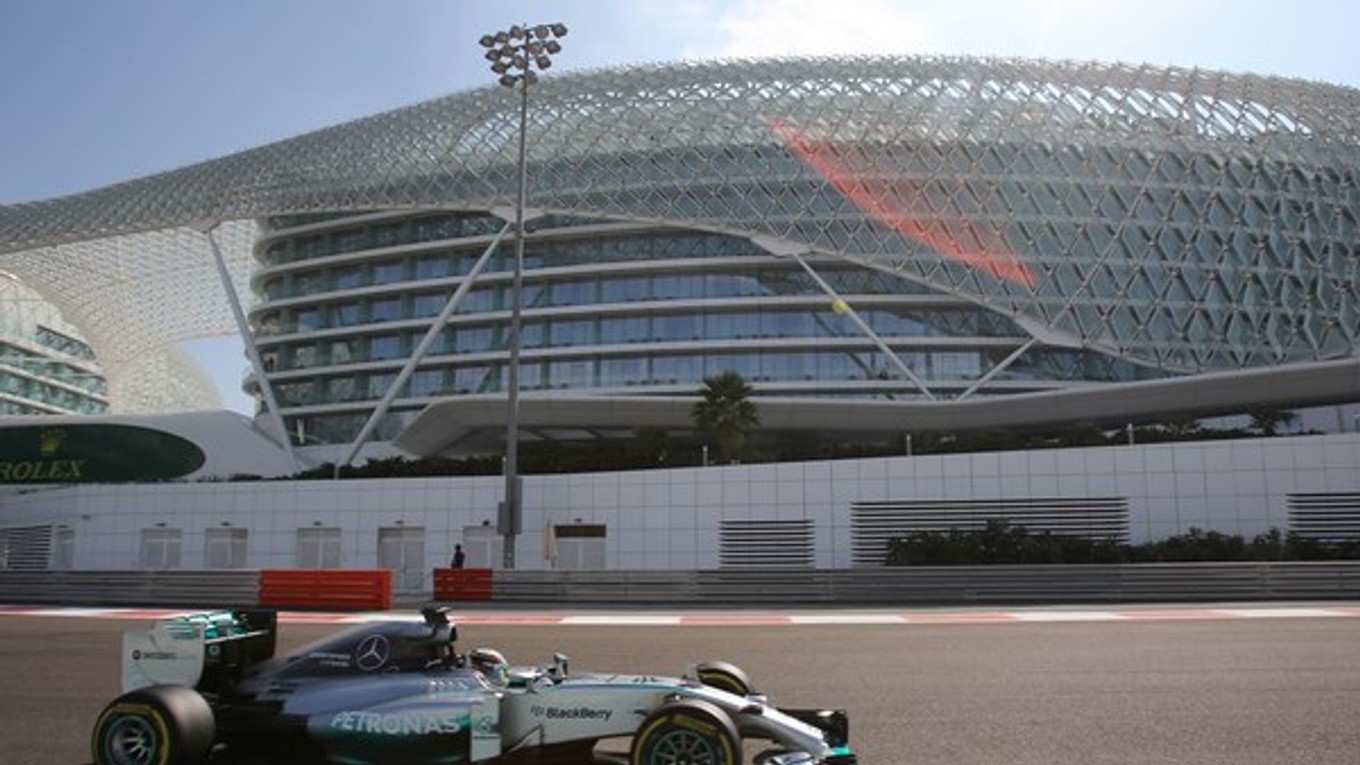 Hamilton počas tréningu.