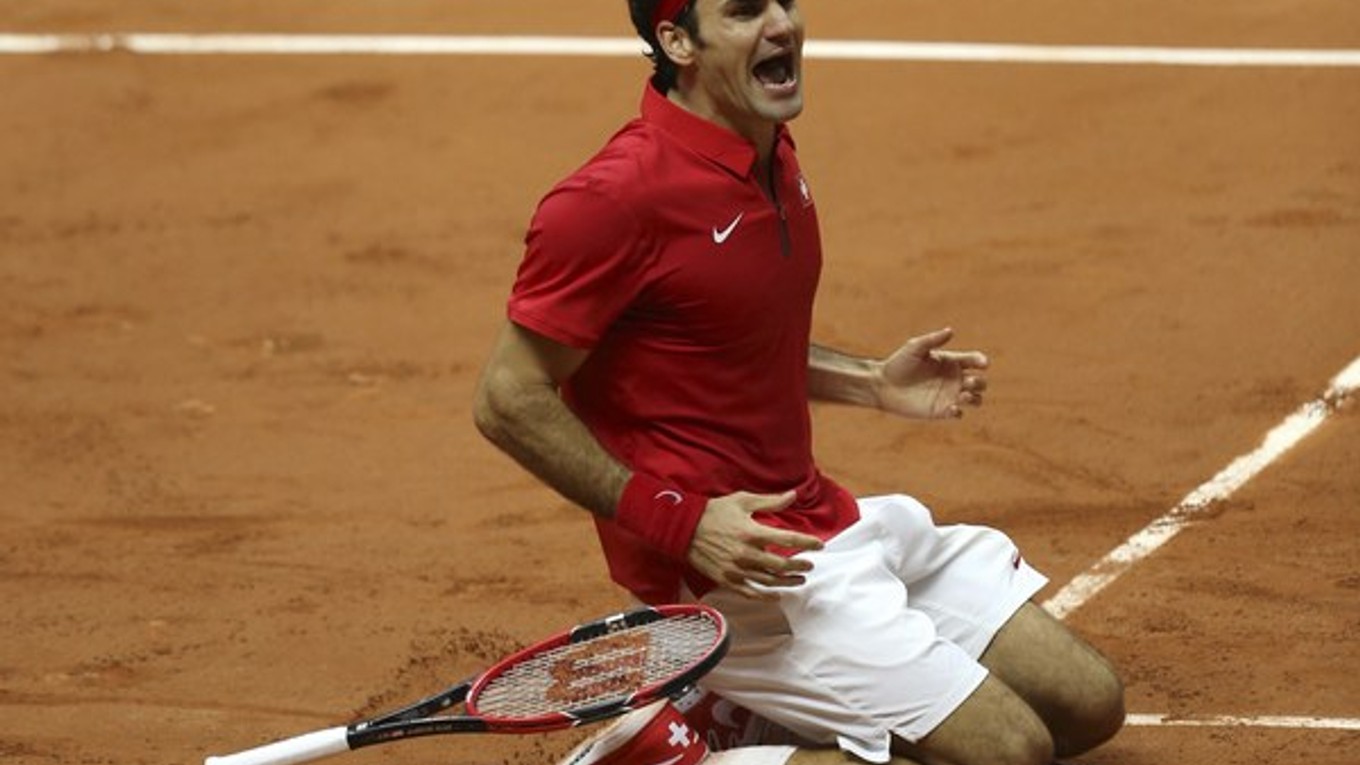 Roger Federer po rozhodujúcej výmene.