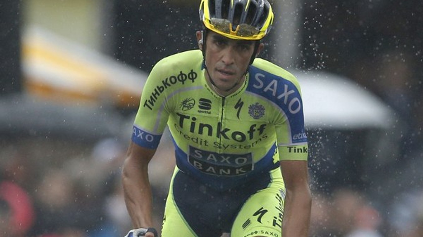 Španiel Alberto Contador vedie v celkovom poradí cyklistickej Vuelty.
