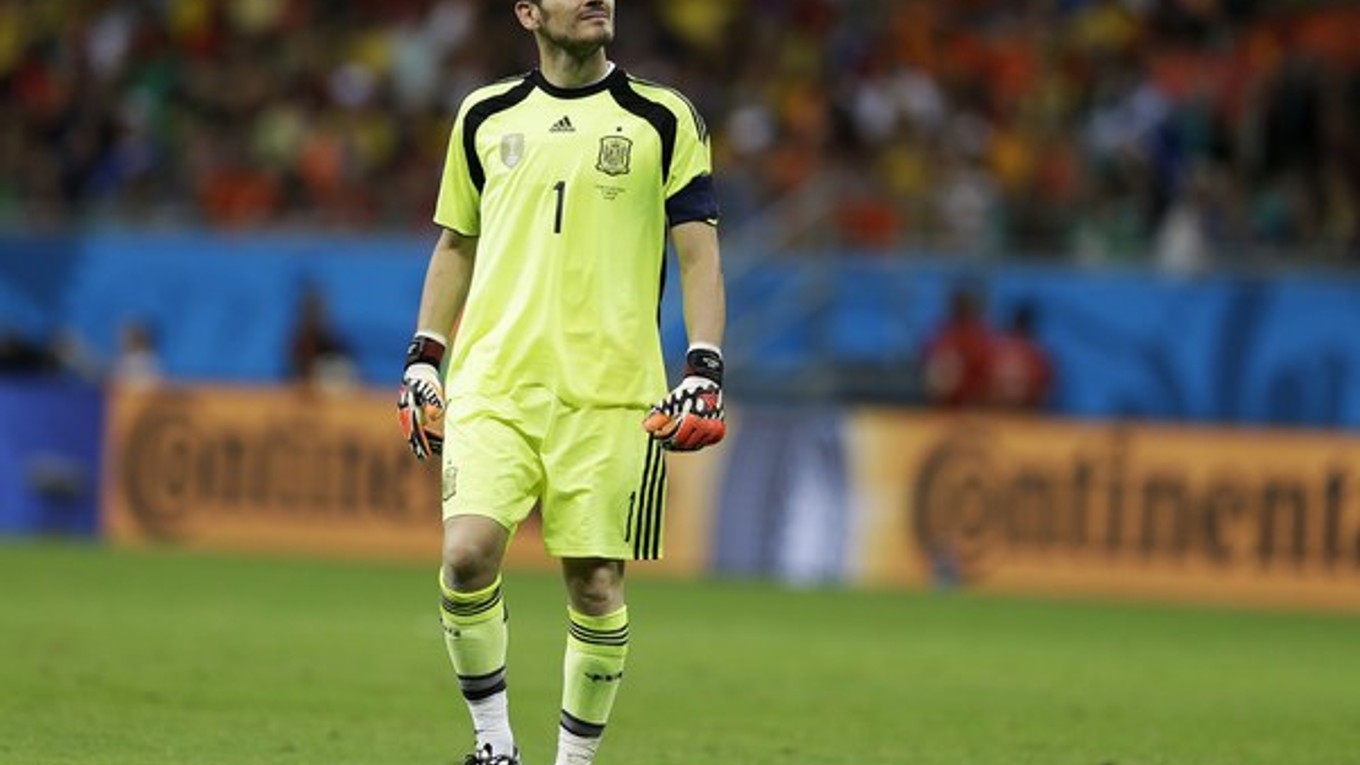 Iker Casillas po tom, ako dostal na MS v Brazílii od Holandska päť gólov.