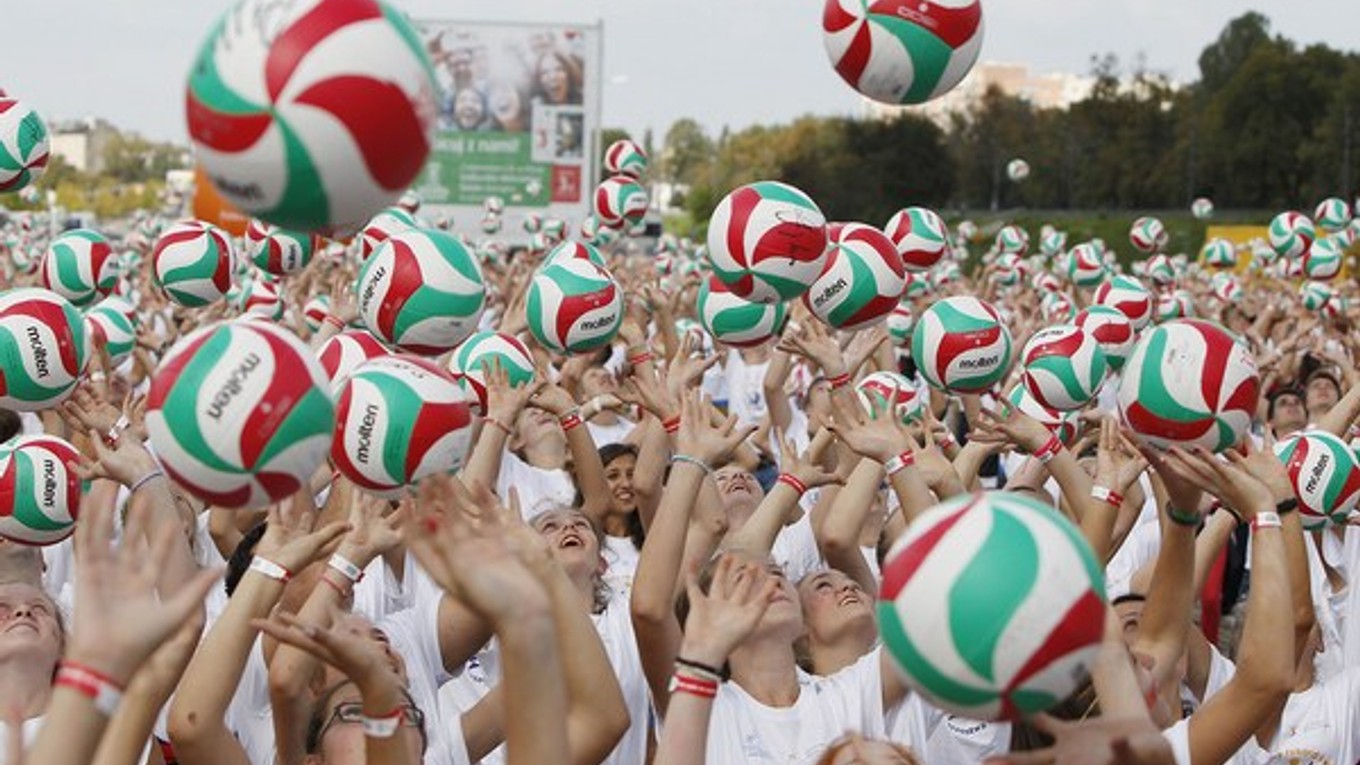 Poľskí volejbaloví fanúšikovia.