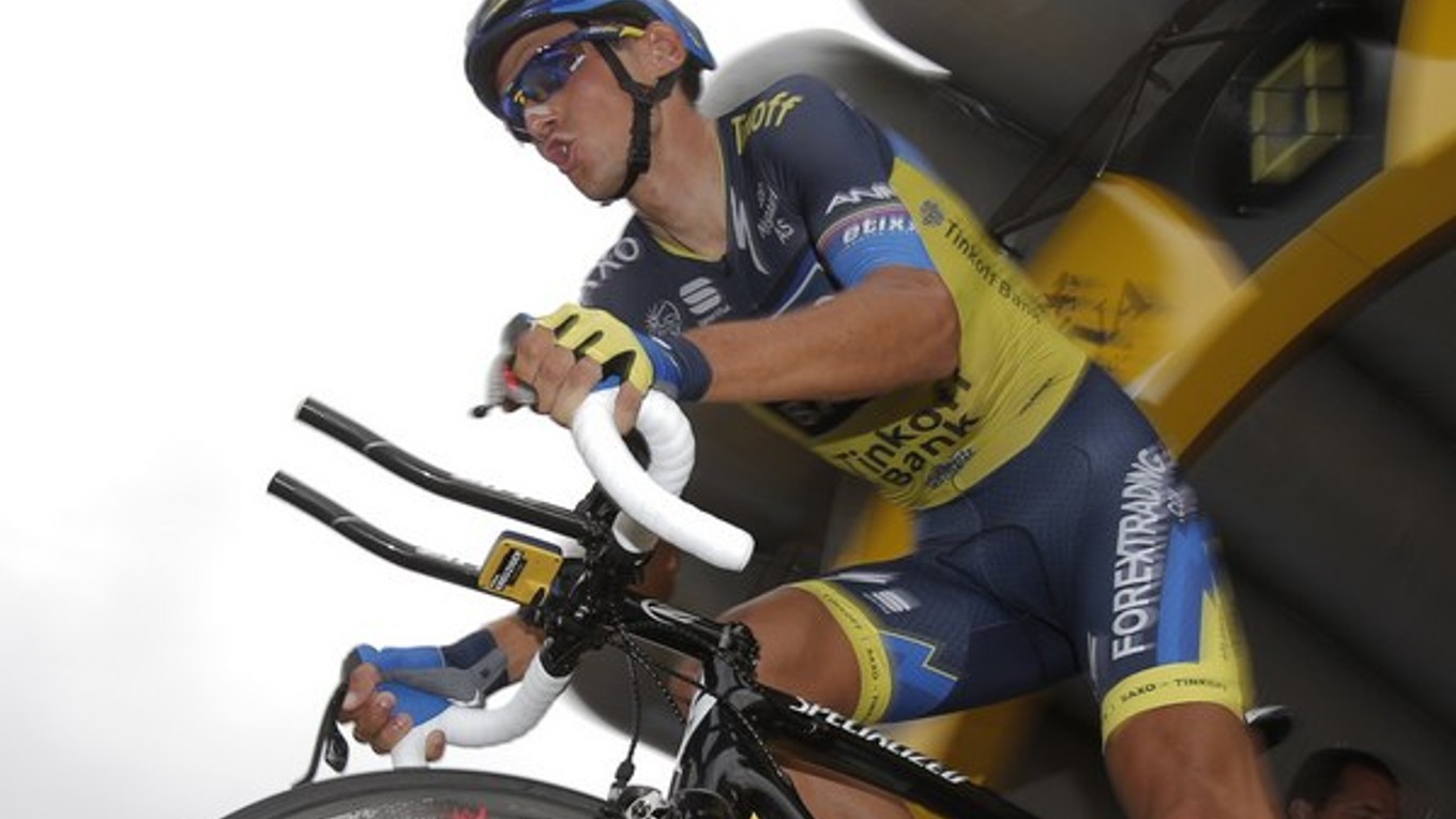 Na archívnej snímke z 17. júla 2013 je Roman Kreuziger na štarte 17. etapy Tour de France, časovky na 32 km v Emdrune.