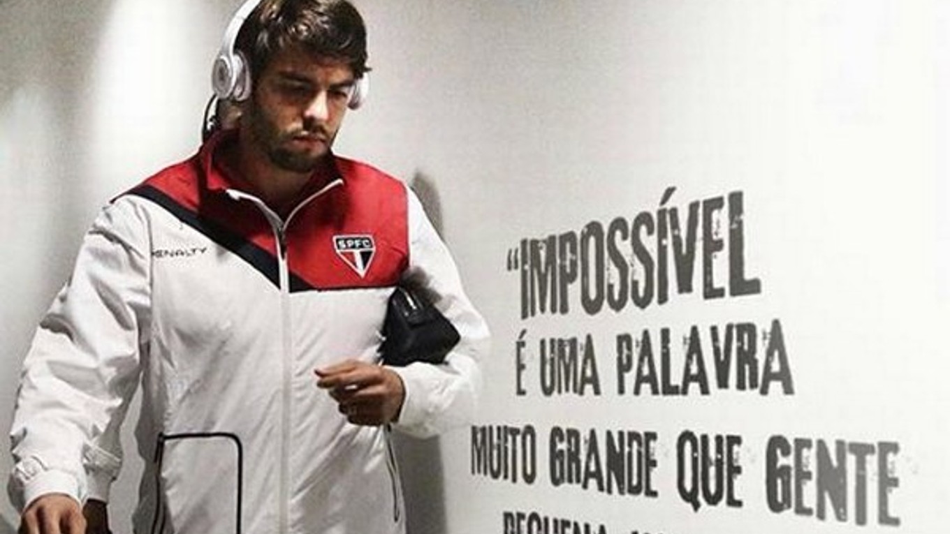 Kaká si finančne prilepší.