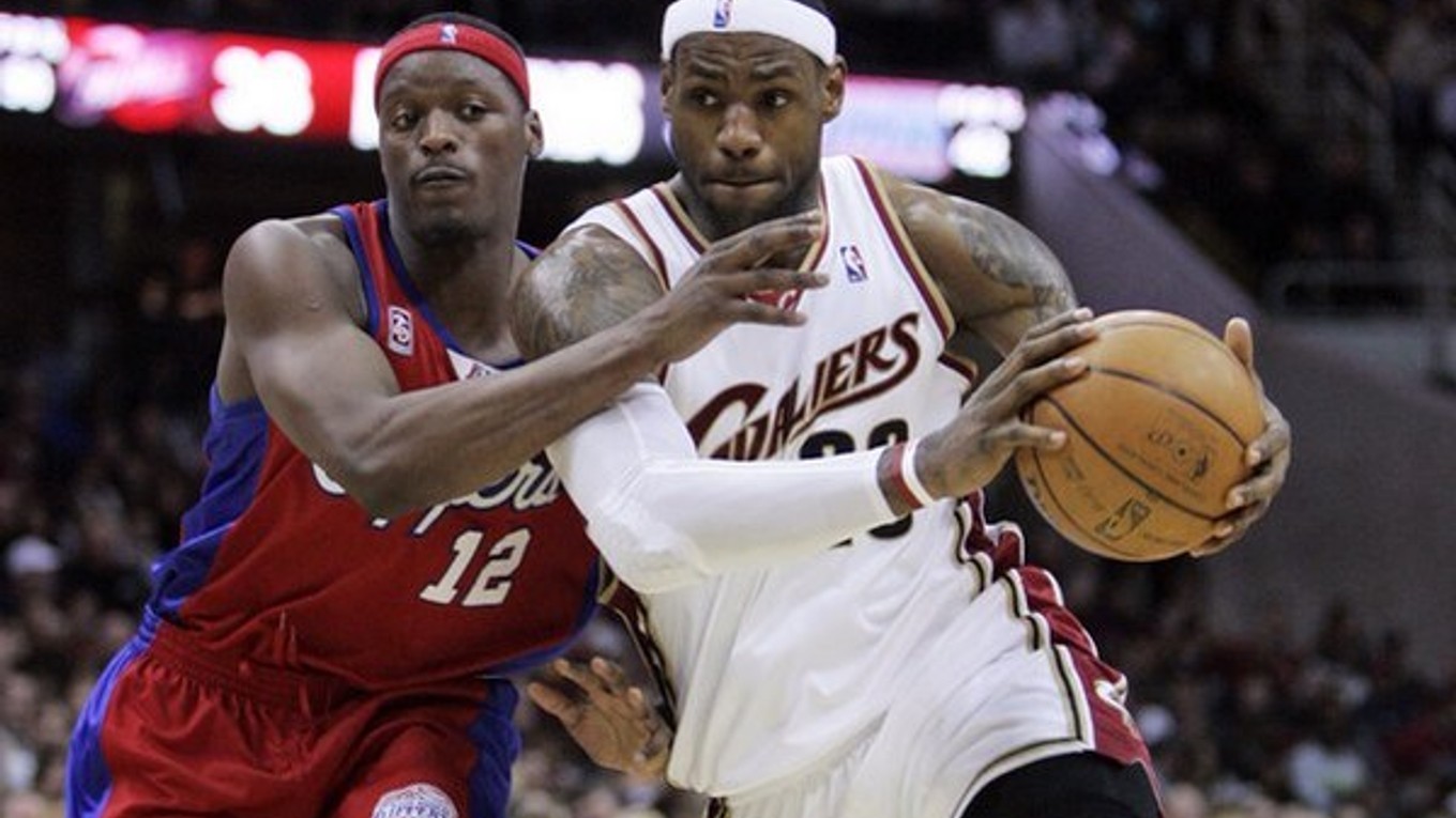 LeBron James si opäť zahrá NBA v bielom drese Clevelandu.