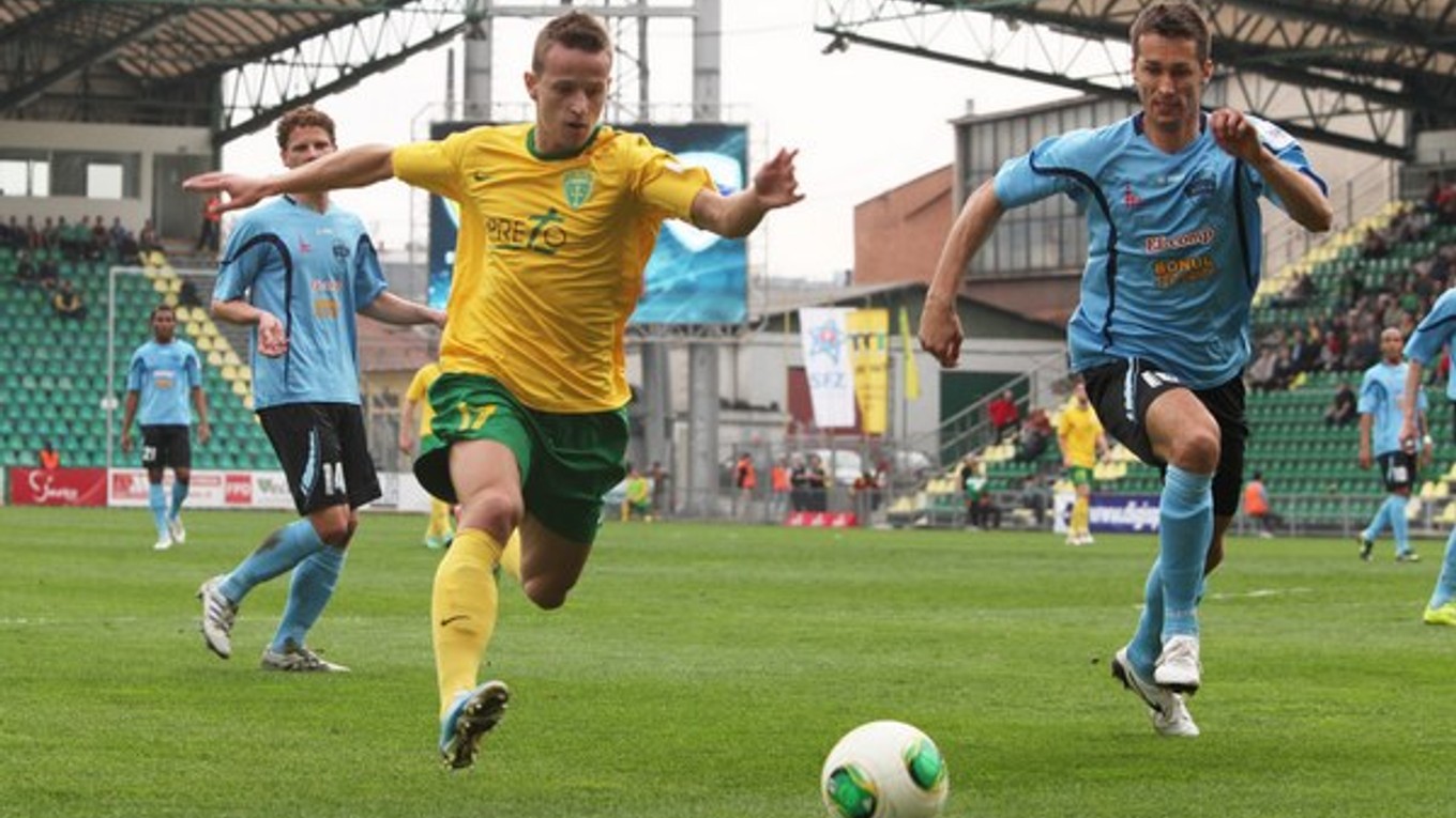 Róbert Pich ešte v drese Žiliny (vľavo)