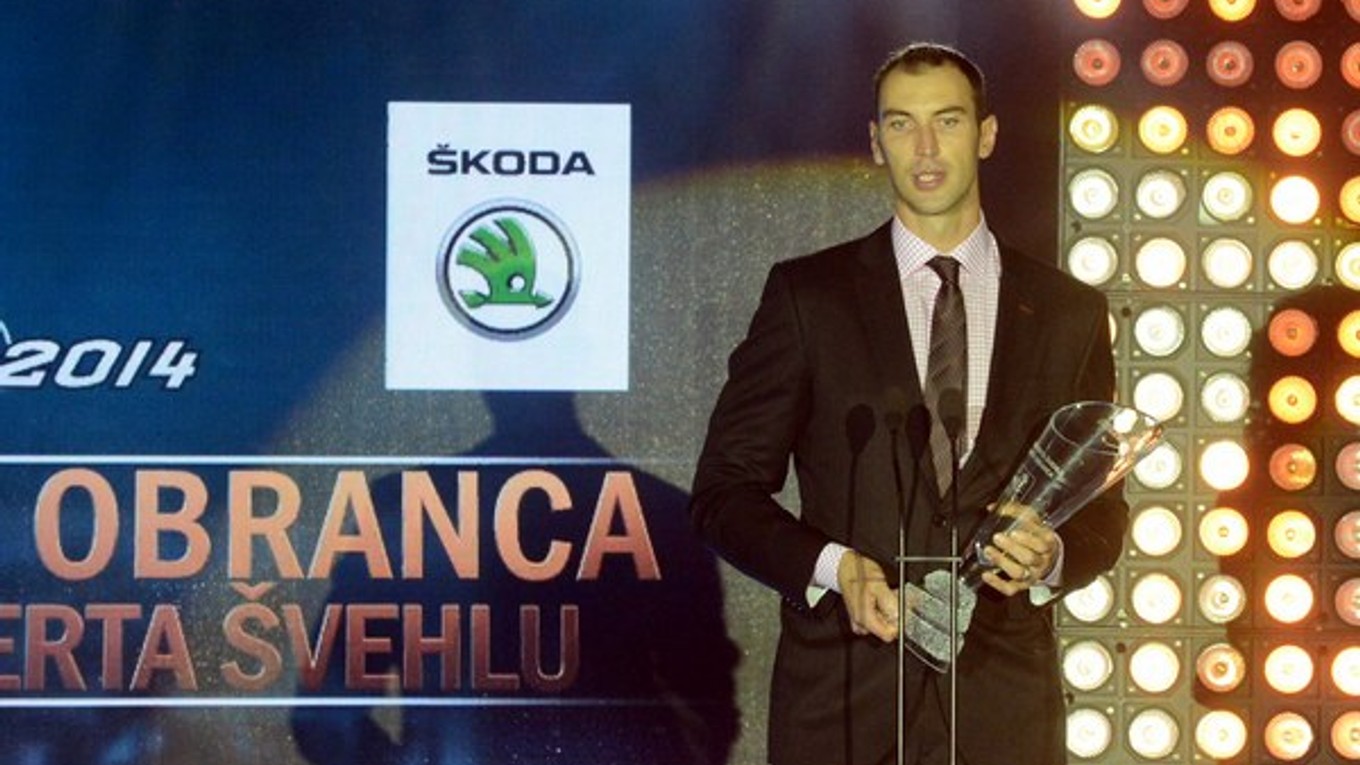 Zdeno Chára sa stal najlepším obrancom Slovenska už po ôsmy raz, získal Cenu Róberta Švehlu.