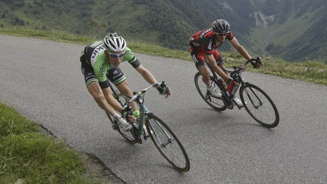 Okolo Poľska jazdí aj Peter Velits (vpravo).