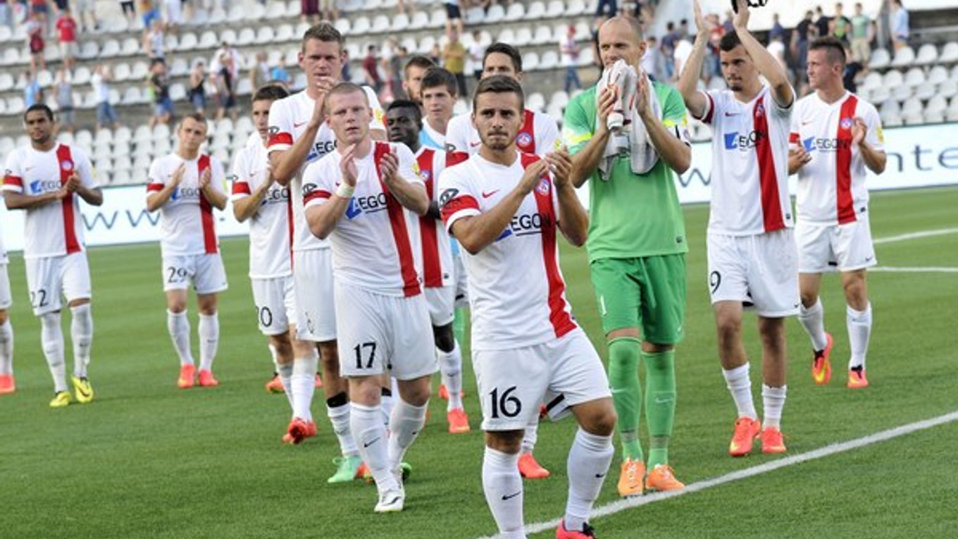 Hráči AS Trenčín po zápase 4. kola Fortuna ligy proti Trnave.
