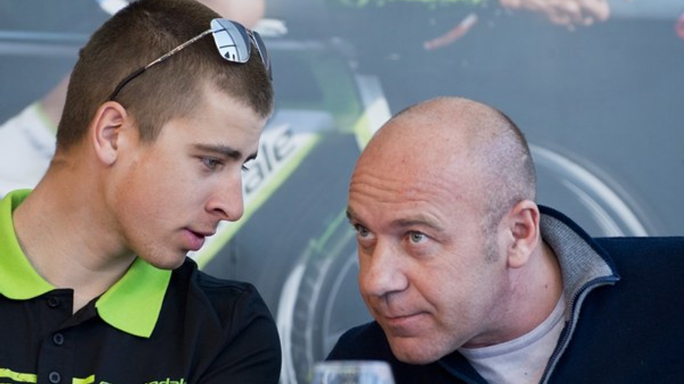 Bývalý taliansky cyklista a víťaz bodovacej súťaže na olympijských hrách 1992 v Barcelone Giovanni Lombardi, ktorý je športový manažér Petra Sagana (vľavo).